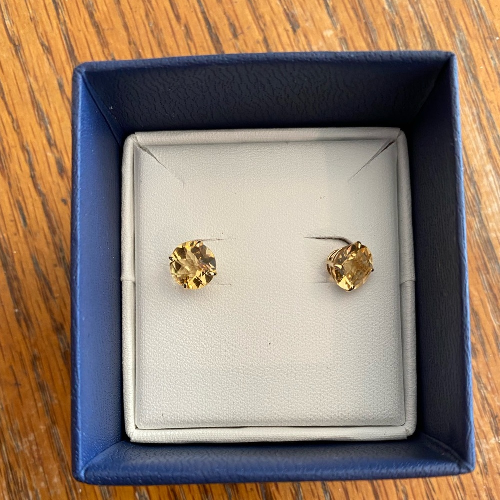 New yellow gold diamond Earrings